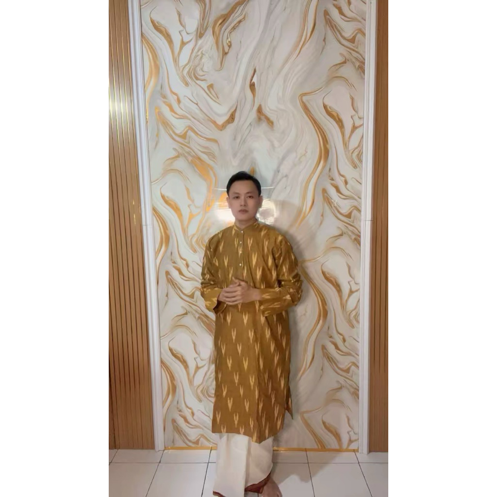 BAJU INDIA PRIA KURTA ONE SET DHOTO/SARUNG GOLDEN BROWN