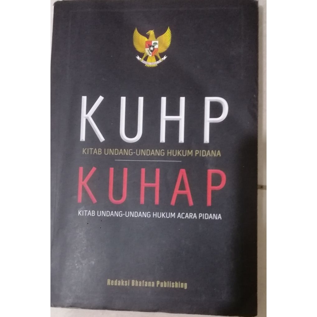 KUHP kitab undang-undang hukum pidana redaksi bhafana publishing asli dari gramedia proloved. buku K