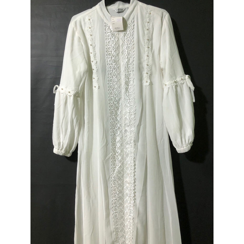 abaya warna putih tulang