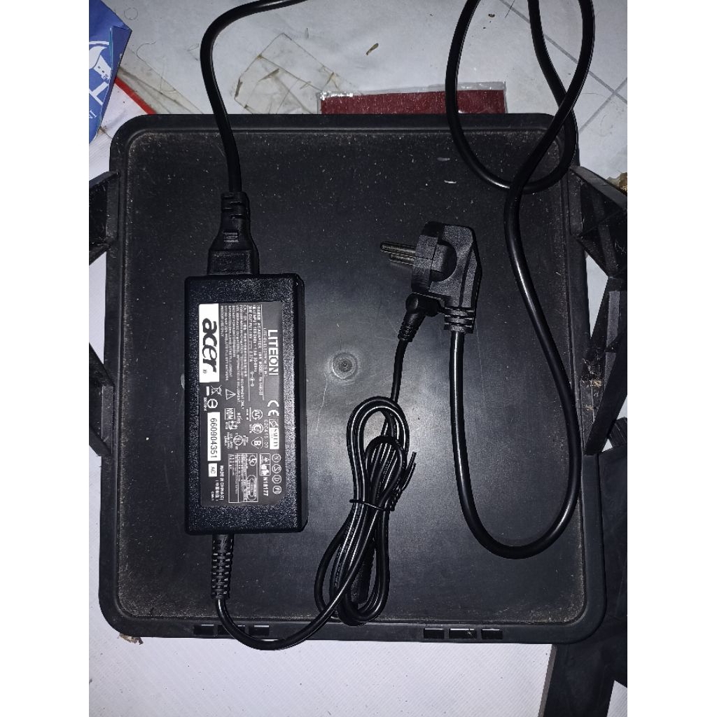 Adaptor Charger laptop/Adapter Laptop/Charger bulat keci