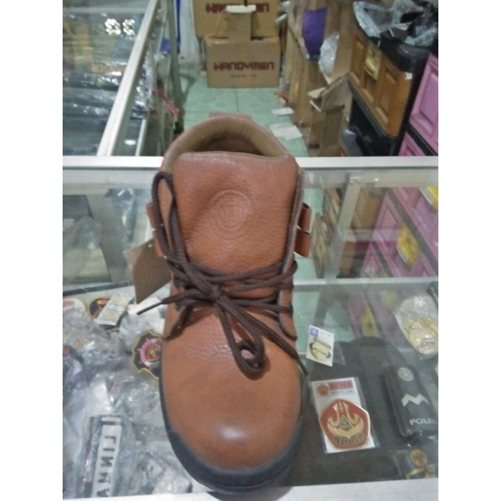 sepatu safety handyman ukuran 39, 41, 42
