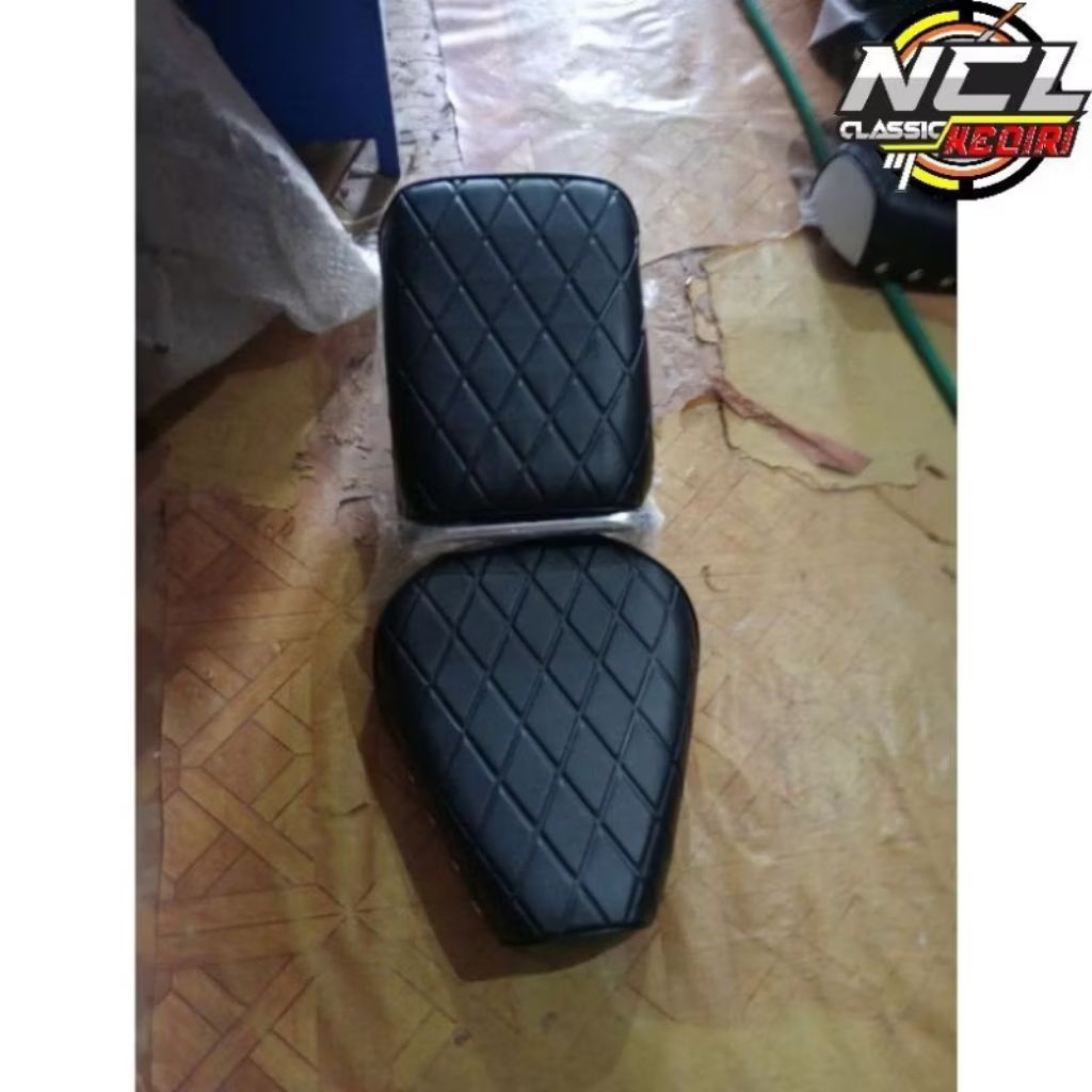 jok motor pisah Honda C70 hitam motif wajik
