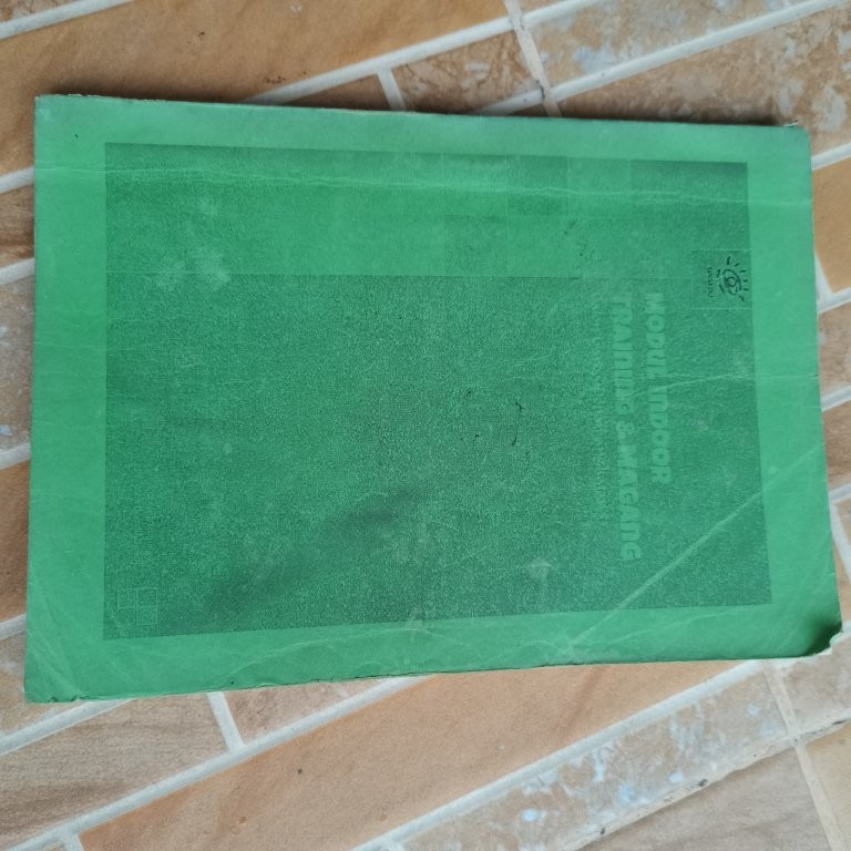 A669. BUKU DESKRIPSI KARYA DAGADU JUDUL MOSUL INDOOR TRAINING & MAGANG PRELOVED