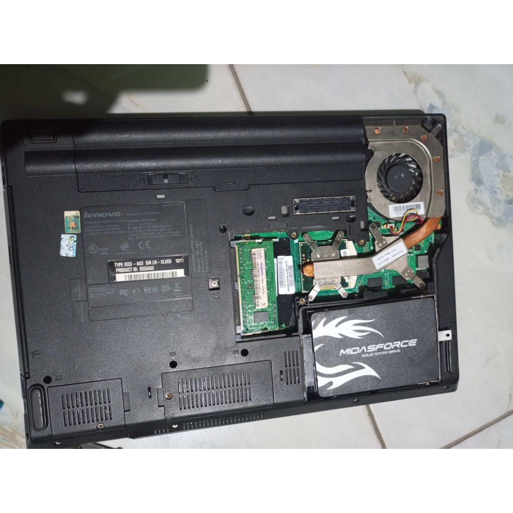 laptop Lenovo Thinkpad i5 3 unit hp 1 unit Zyrex 3 unit