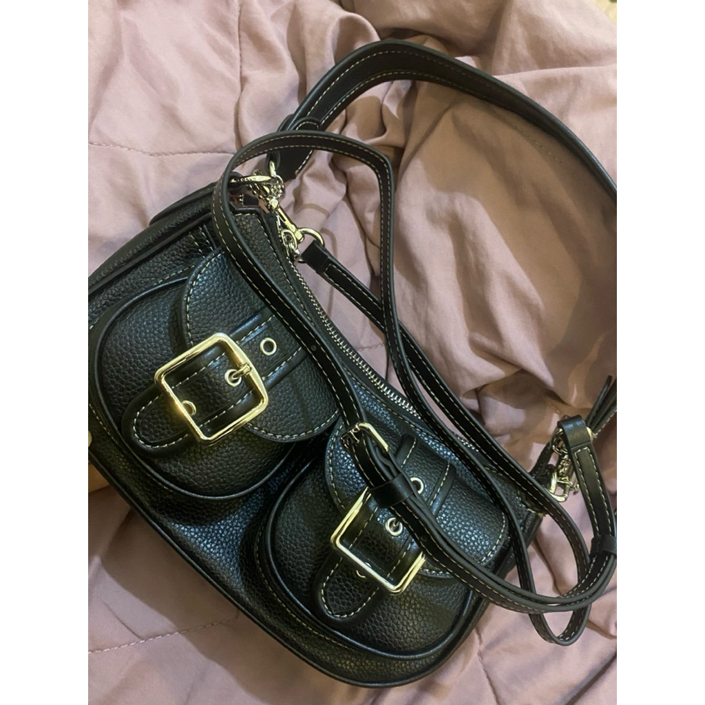 coach ashton baguette shoulder bag black (preloved)