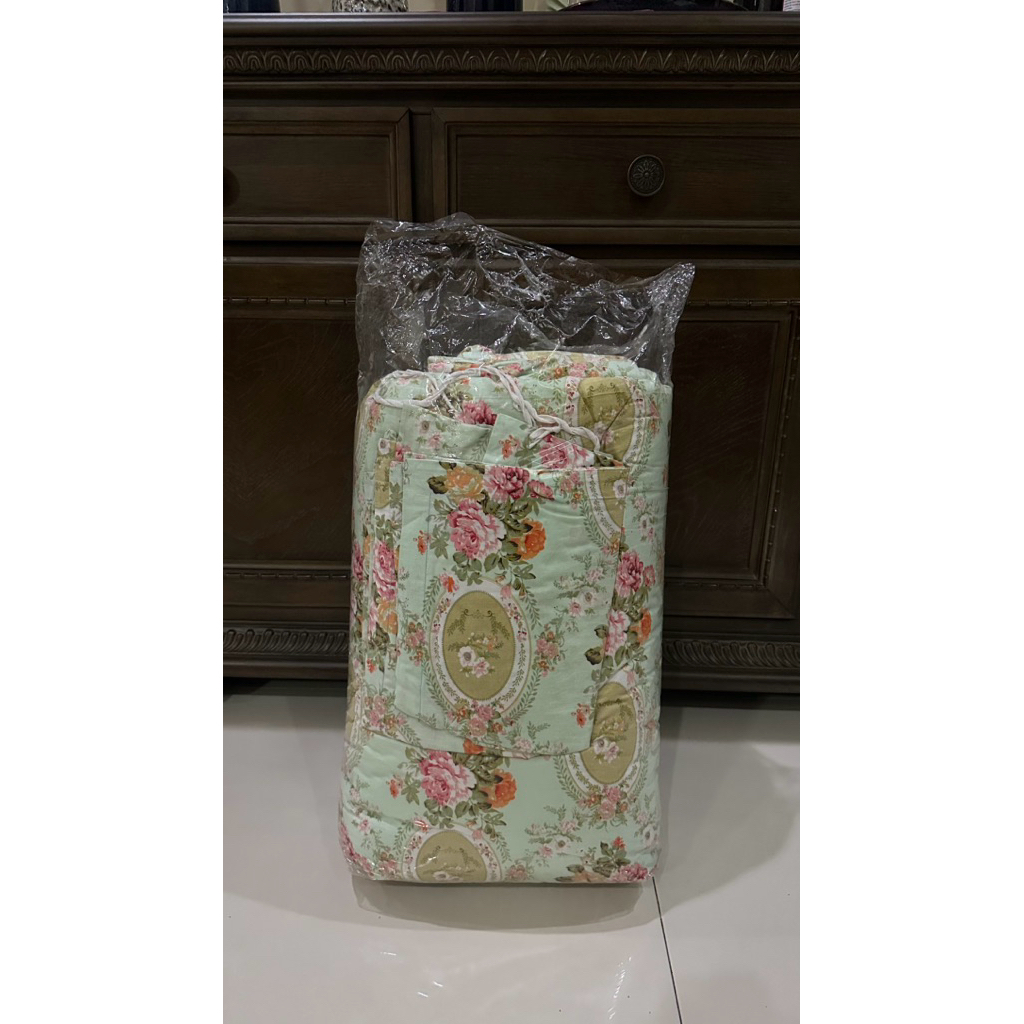 Preloved Set Sprei + Bed Cover Katun Jepang Motif Bunga ukuran 180 x 200