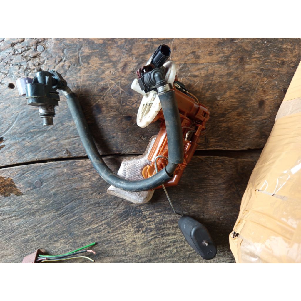 fuel pump / pompa bahan bakar yamaha vixion new dan old original copotan