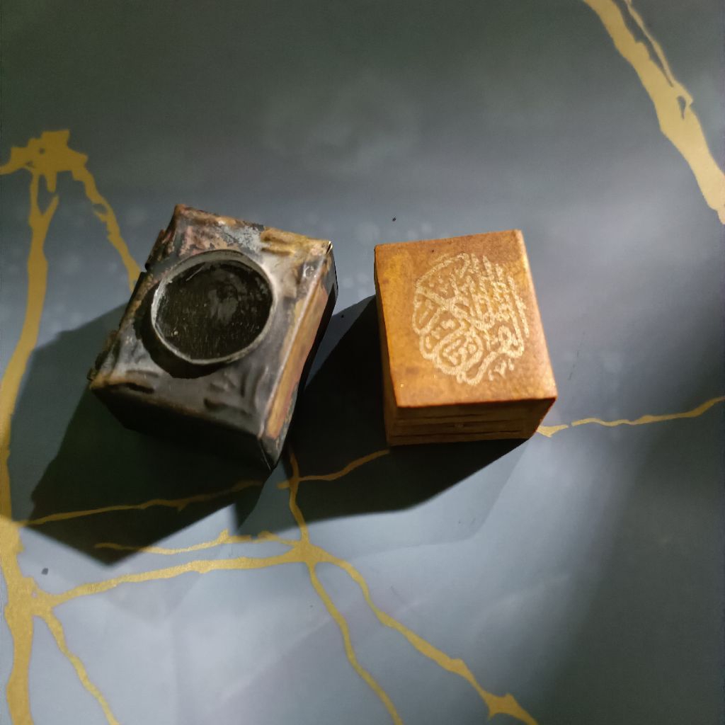 (Bisa cod)Alquran stambul kecil tinta emas+wadah ada kaca