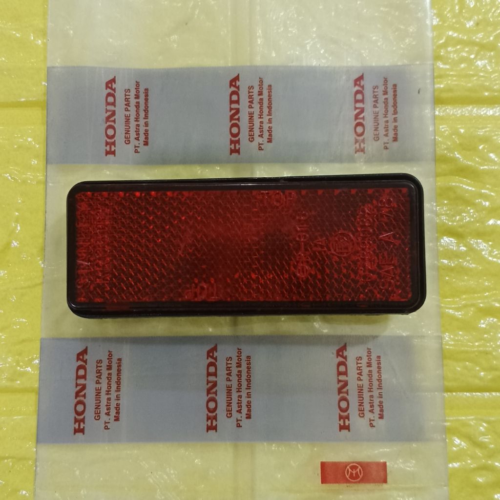 mata kucing spakbor slebor Belakang CBR 150 PCX Spacy Vario 125 Vario 150 New LED ORIGINAL