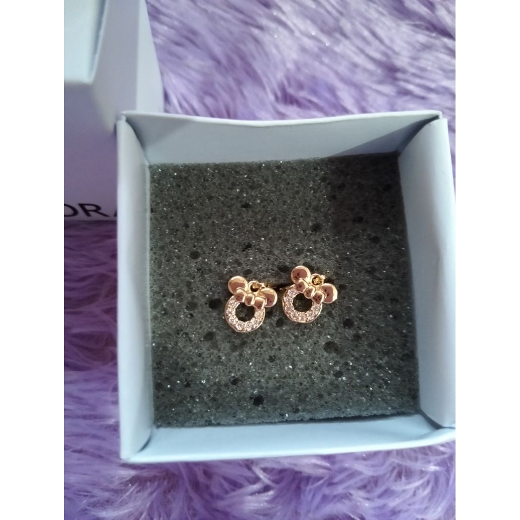 anting pandora mickey