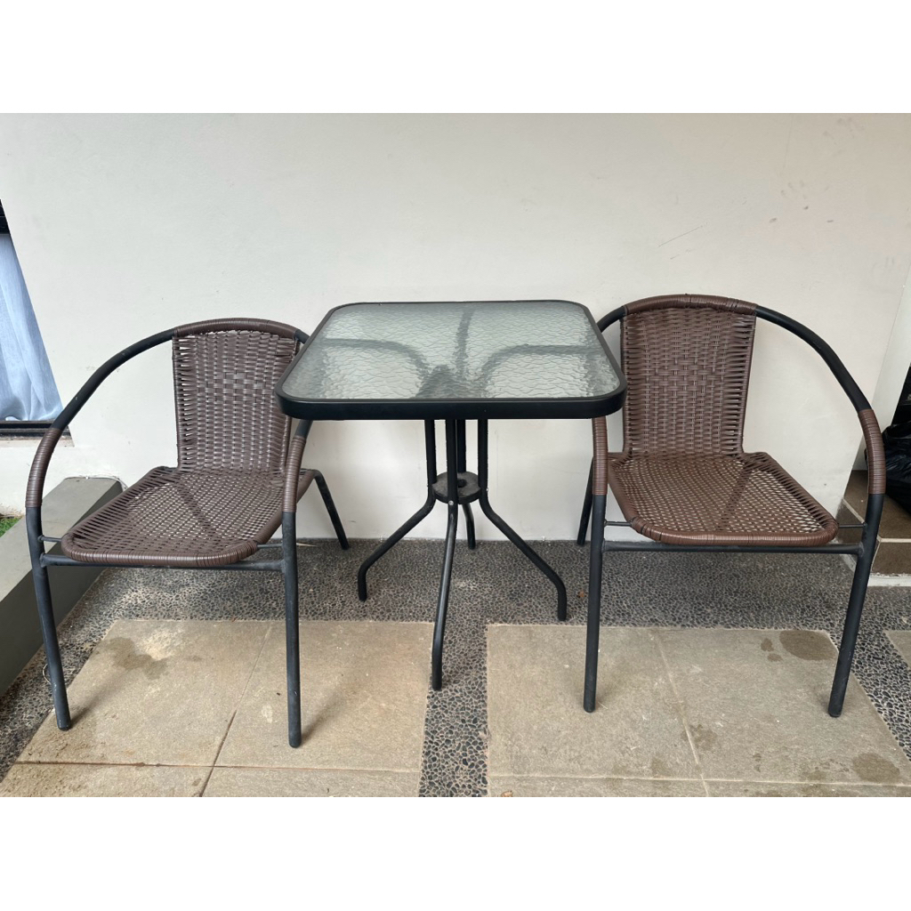 Set Kursi dan Meja Teras Informa