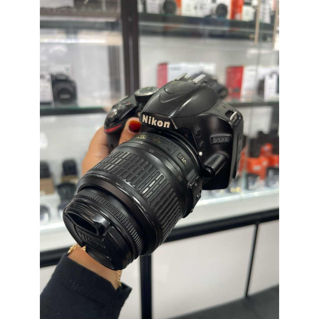 NIKON D3200