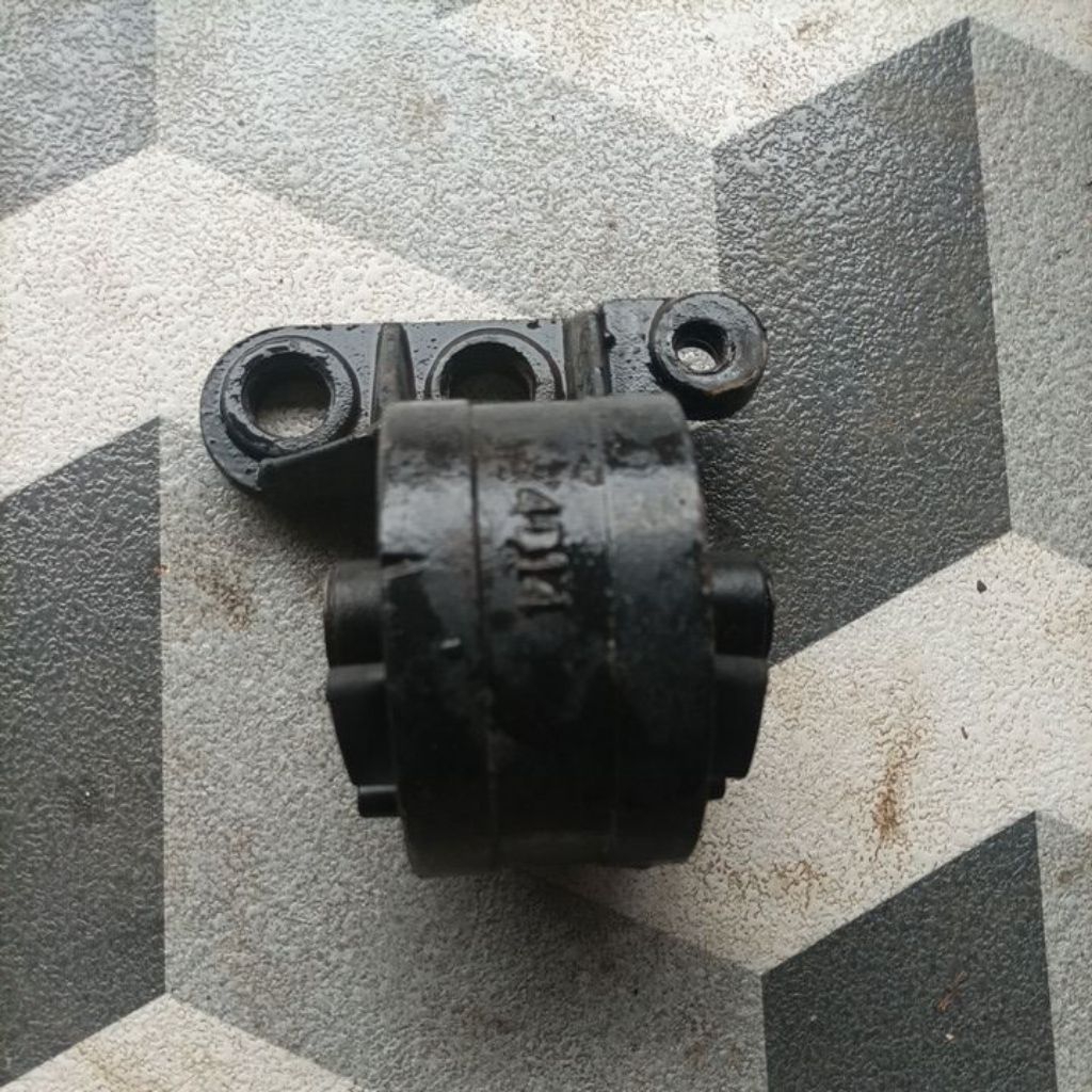 Engine mounting Kanan Mazda  Interplay Astina Gala Champ