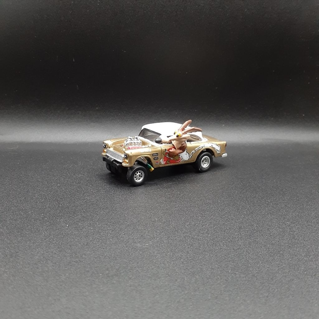 Hotwheels chevy gasser custom coyote road runer