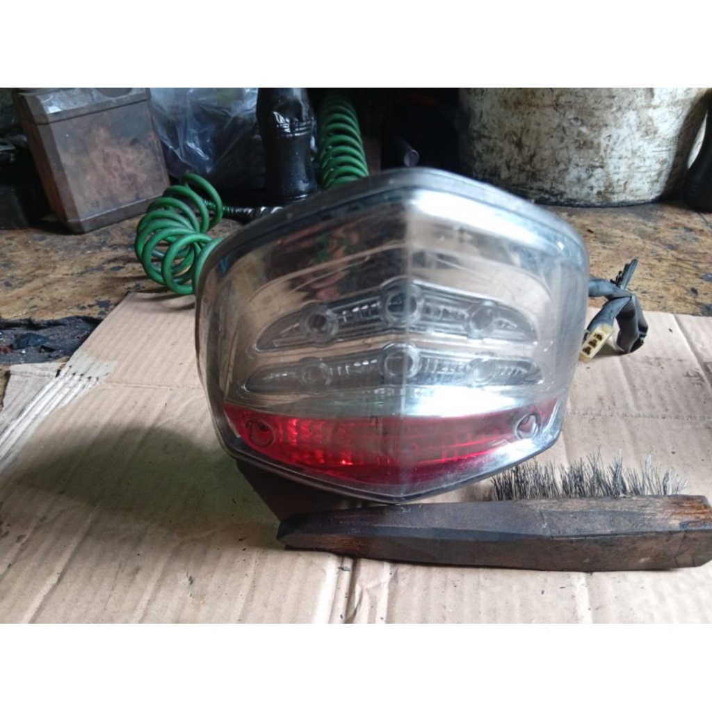 lampu belakang tiger revo