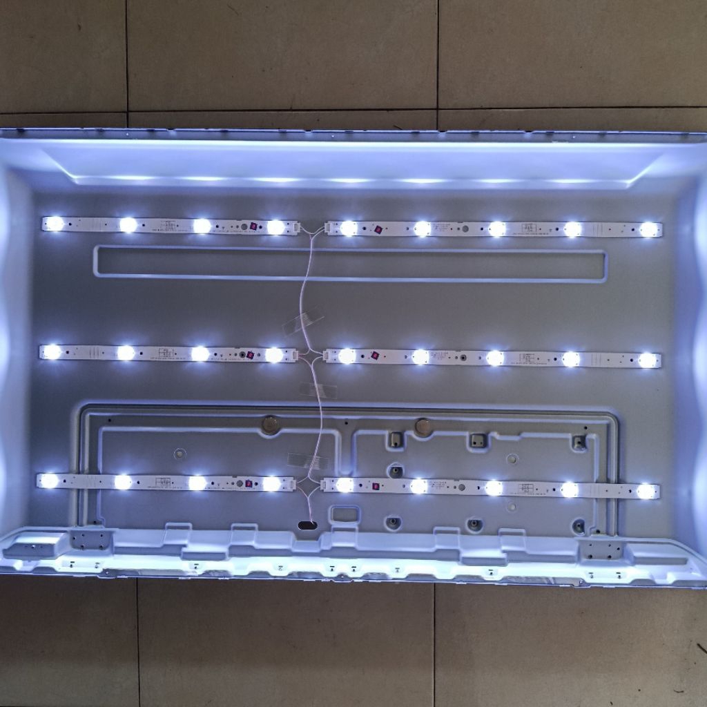 BL 43L3750VJ BACKLIGHT TOSHIBA TV LAMPU LAYAR PANEL TYPE 43L3750 VJ