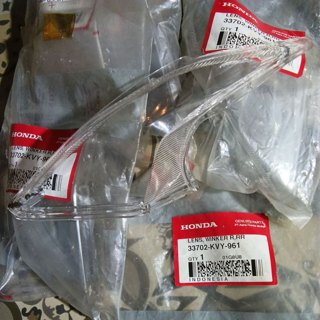 33702 KVY 961 MIKA SEIN BELAKANG BEAT KARBU KANAN ORIGINAL