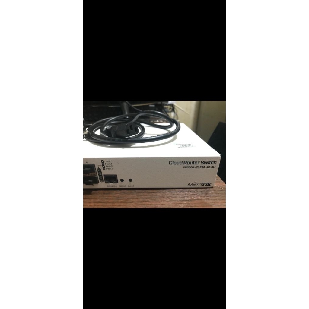 MikRotik CRS328-4C-20S-4S+ RM SWITCH MIKROTIK