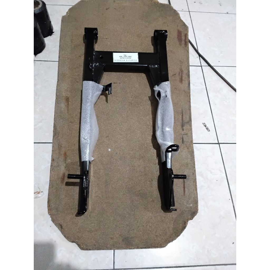 Arm Tebal Supra X 125 DD cakram belakang Hitam dan Crom