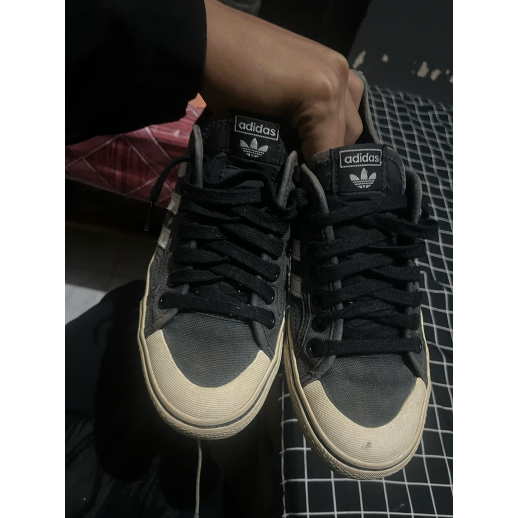 sepatu Adidas Nizza second original sz 40,5