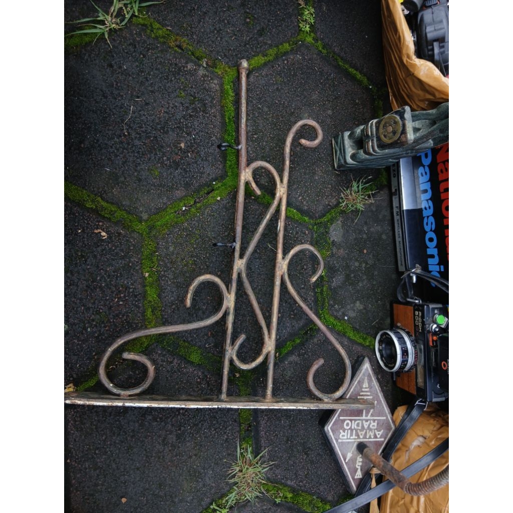 konsol besi 345rb jadul antik kuno lawas vintage display mati