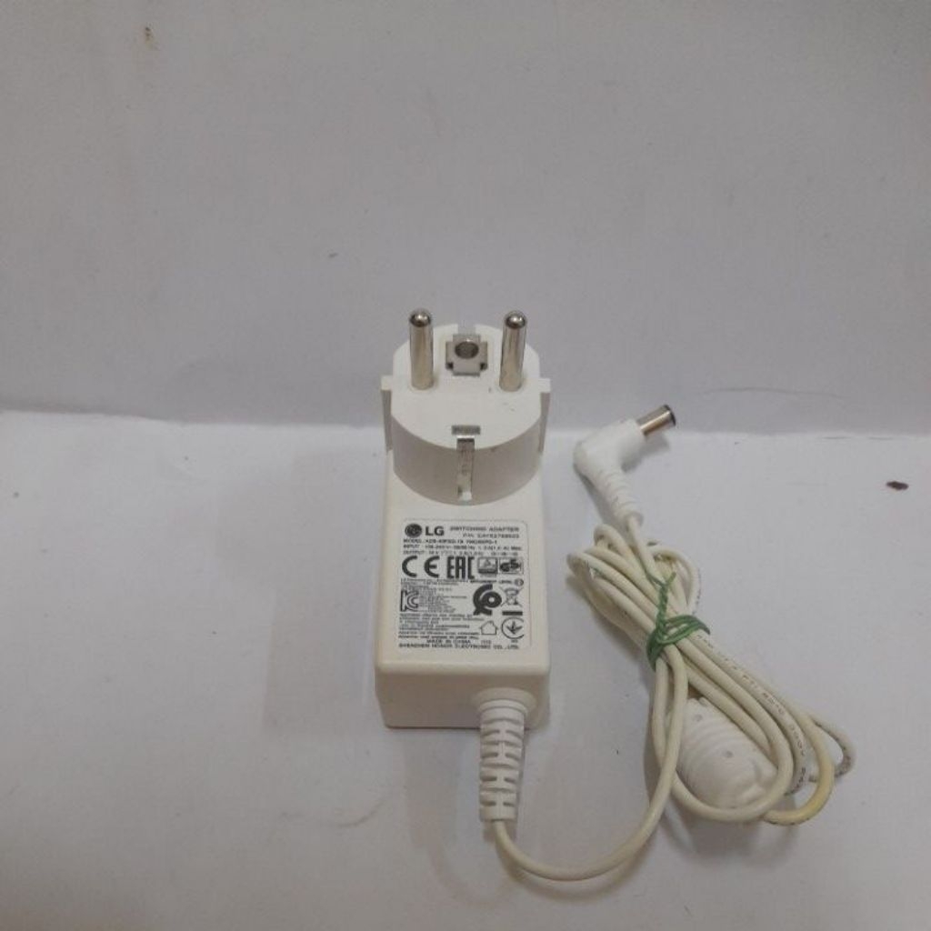 ADAPTOR  LG MODEL ADS-40FSG-19 OUTPUT 19V-1.3A