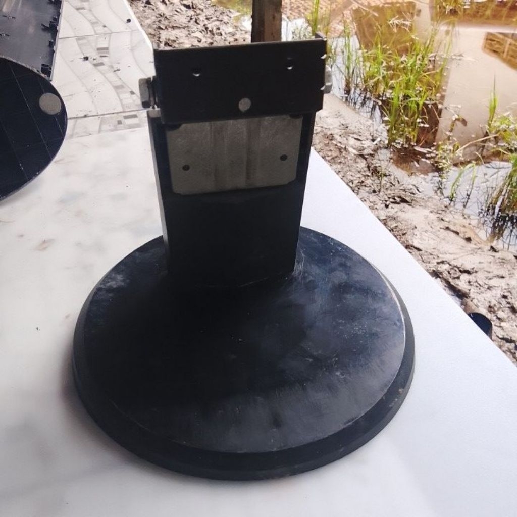 Kaki Monitor Lenovo D185WA