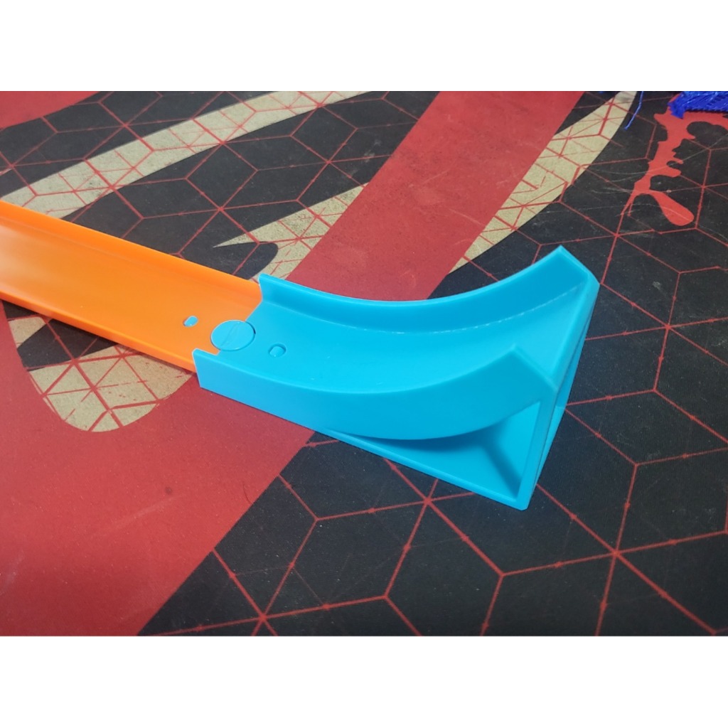 Lintasan Lompatan Hot Wheels – Ramp Jump Track Kompatibel untuk Mobil Hot Wheels