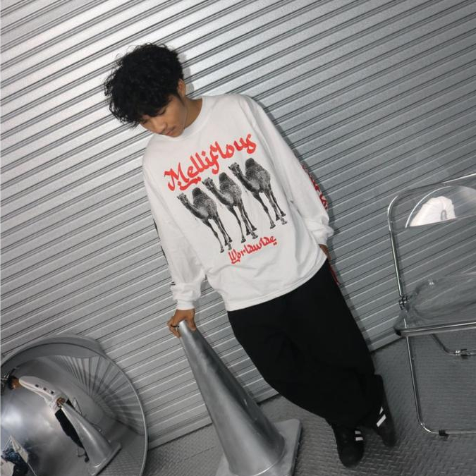 MELLIFLOUS - LONGSLEEVE BOXY CAMEL (WHITE)