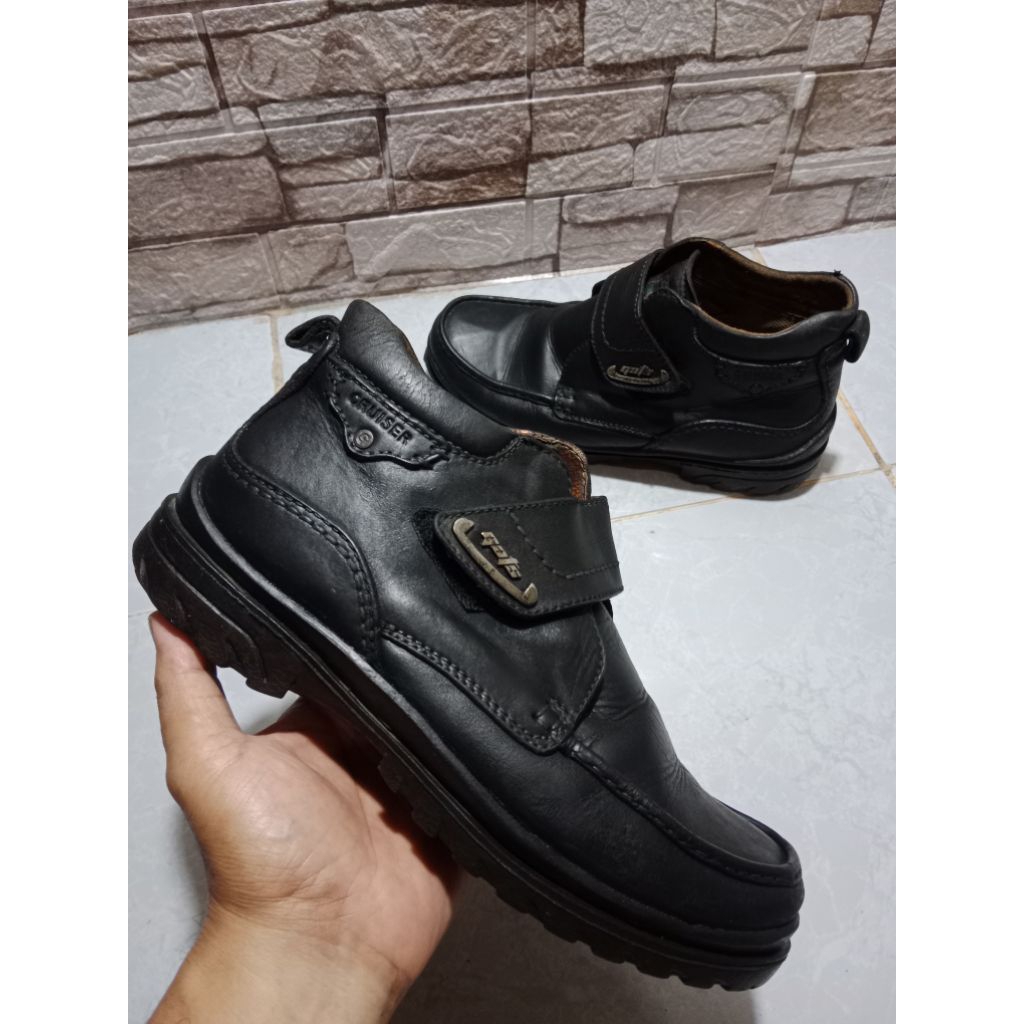 sepatu boot kulit GATS second