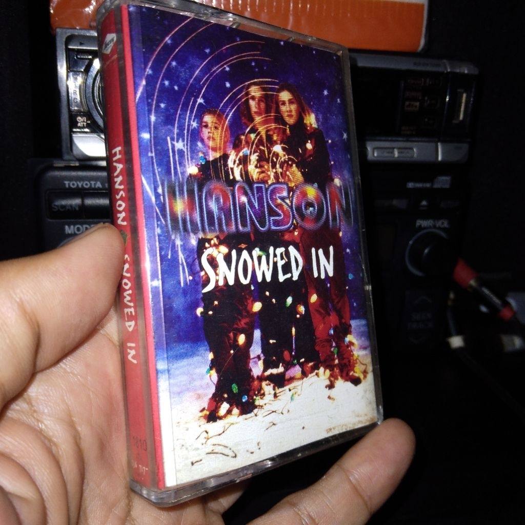 Kaset Hanson Snowed In