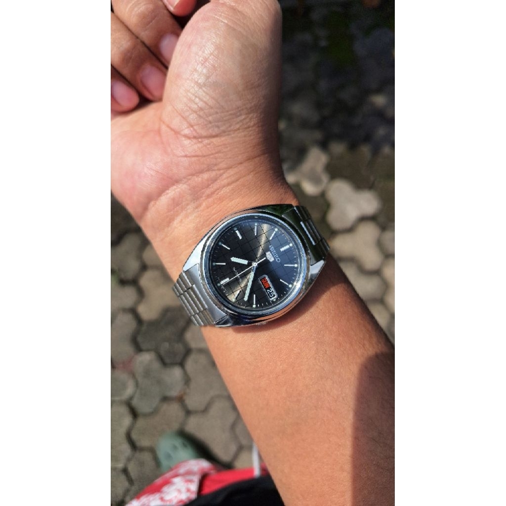 seiko 5 snxf07k1 automatic movement