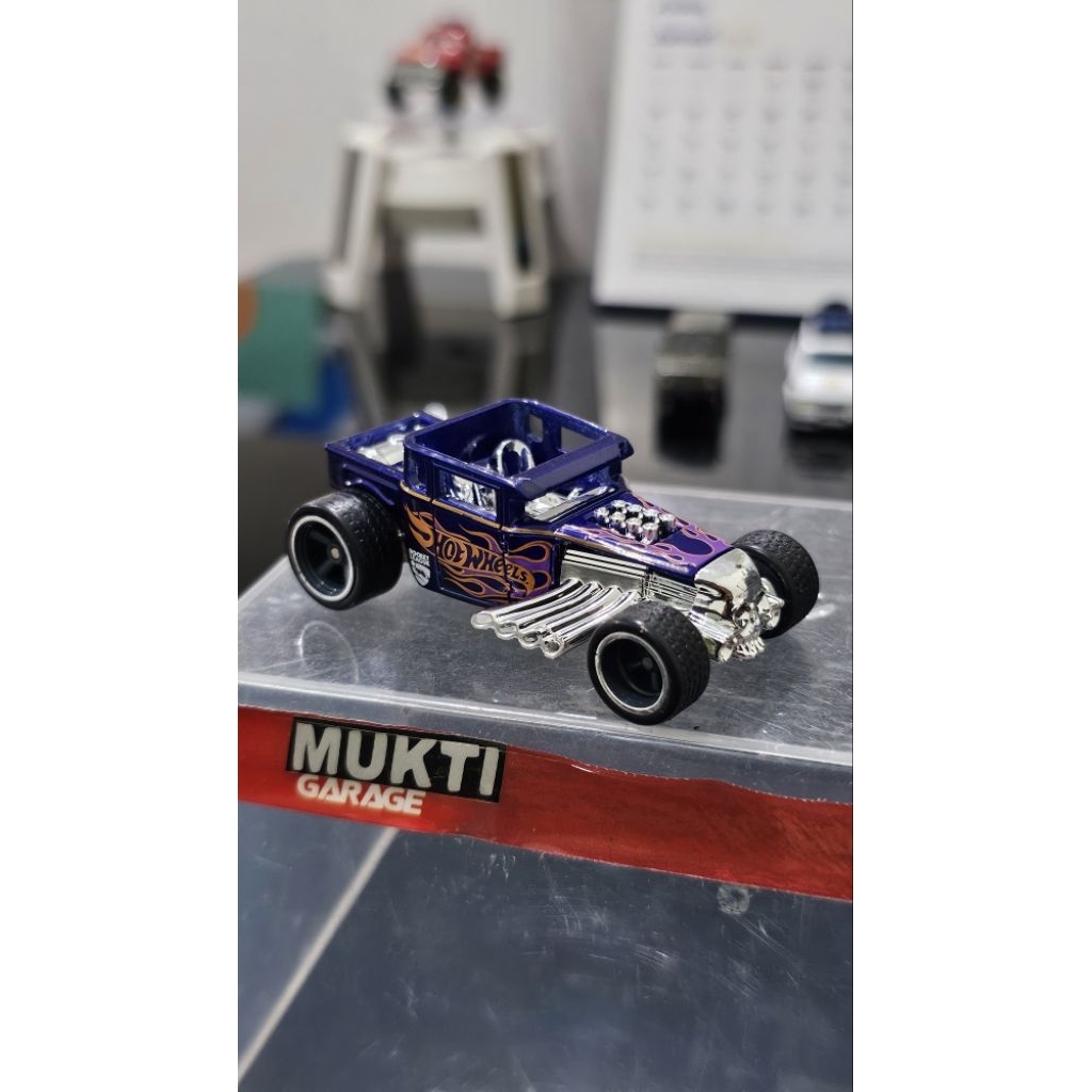 Hot Wheels Premium Bone Shaker Loose