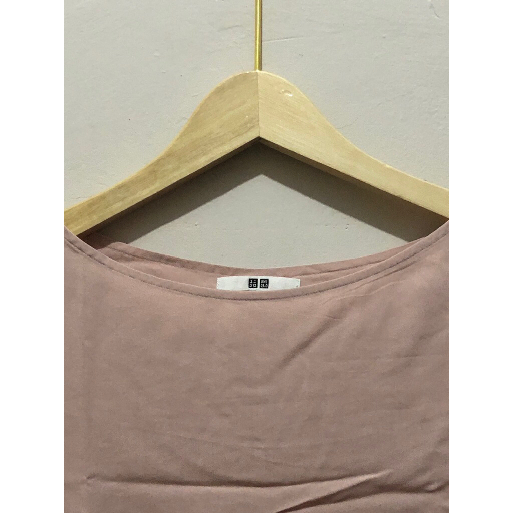 Preloved blouse rayon uniqlo