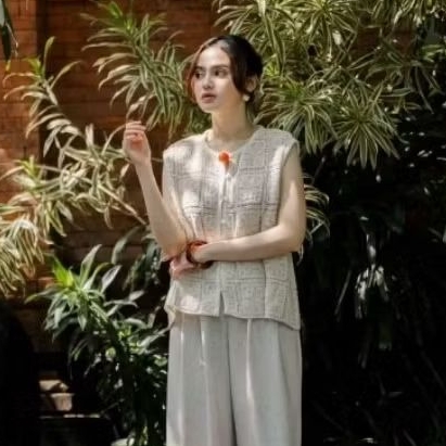 preloved vest This is April x syifa hadju