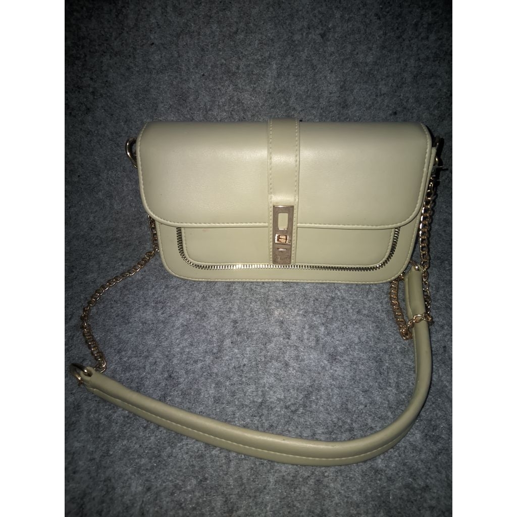 PRELOVED Tas Selempang Hijau Sage