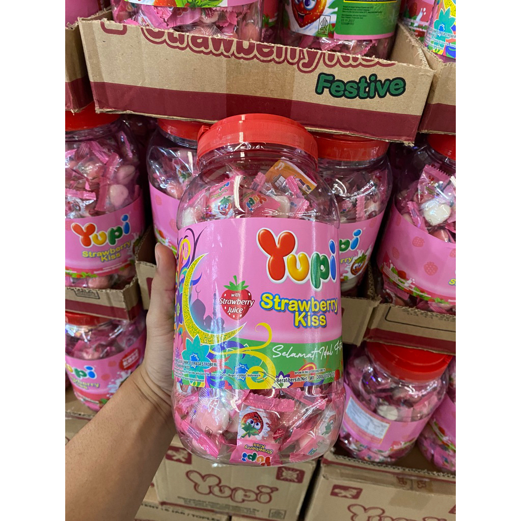 1dus isi 6 Toples Permen Yupi Strawberry kiss