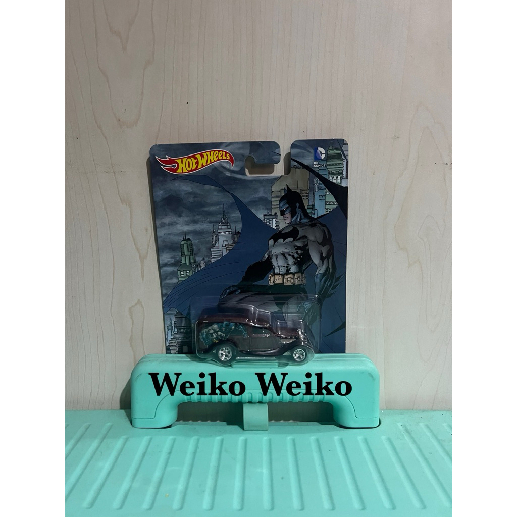 hotwheels premium dc comics 34 dodge delivery bus