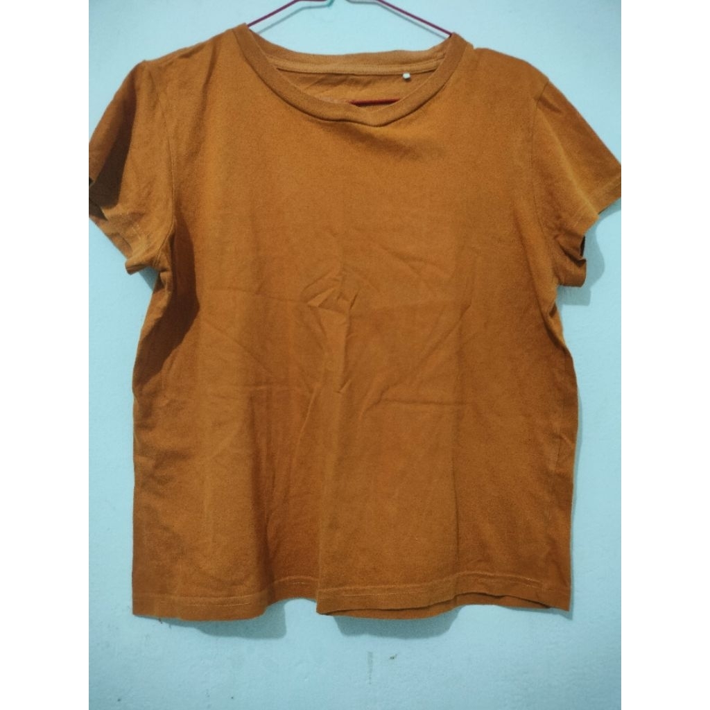 Preloved Kaos Zalmore Wanita