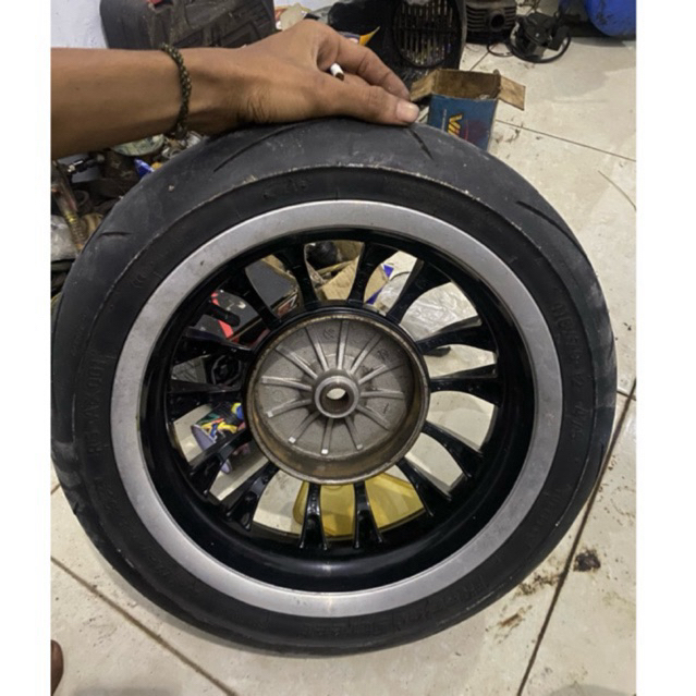 velg belakang vespa sprint original ring 12