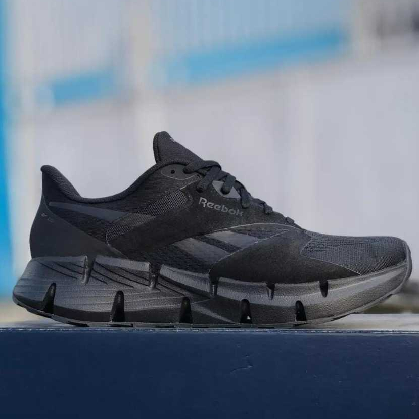 Sepatu Hitam Polos Reebok Orijinal ZIC DYNAMICA 5
