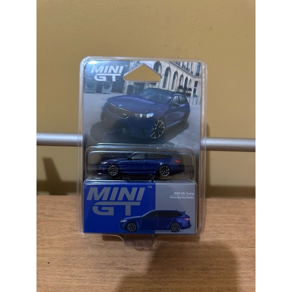 Mini GT BMW M5 Touring Marina Bay Blue Metalic