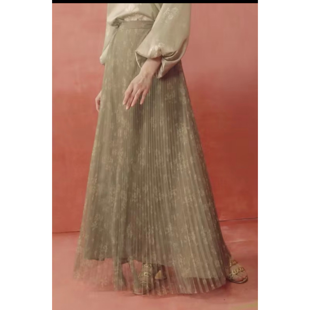 Khanum benang jarum Pleats skirt Preloved Like New