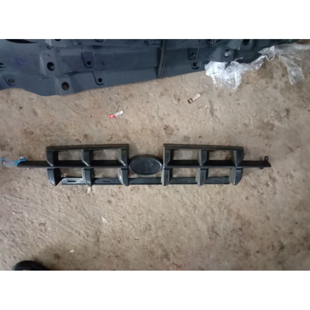 gril hyundai accent 2001 2003