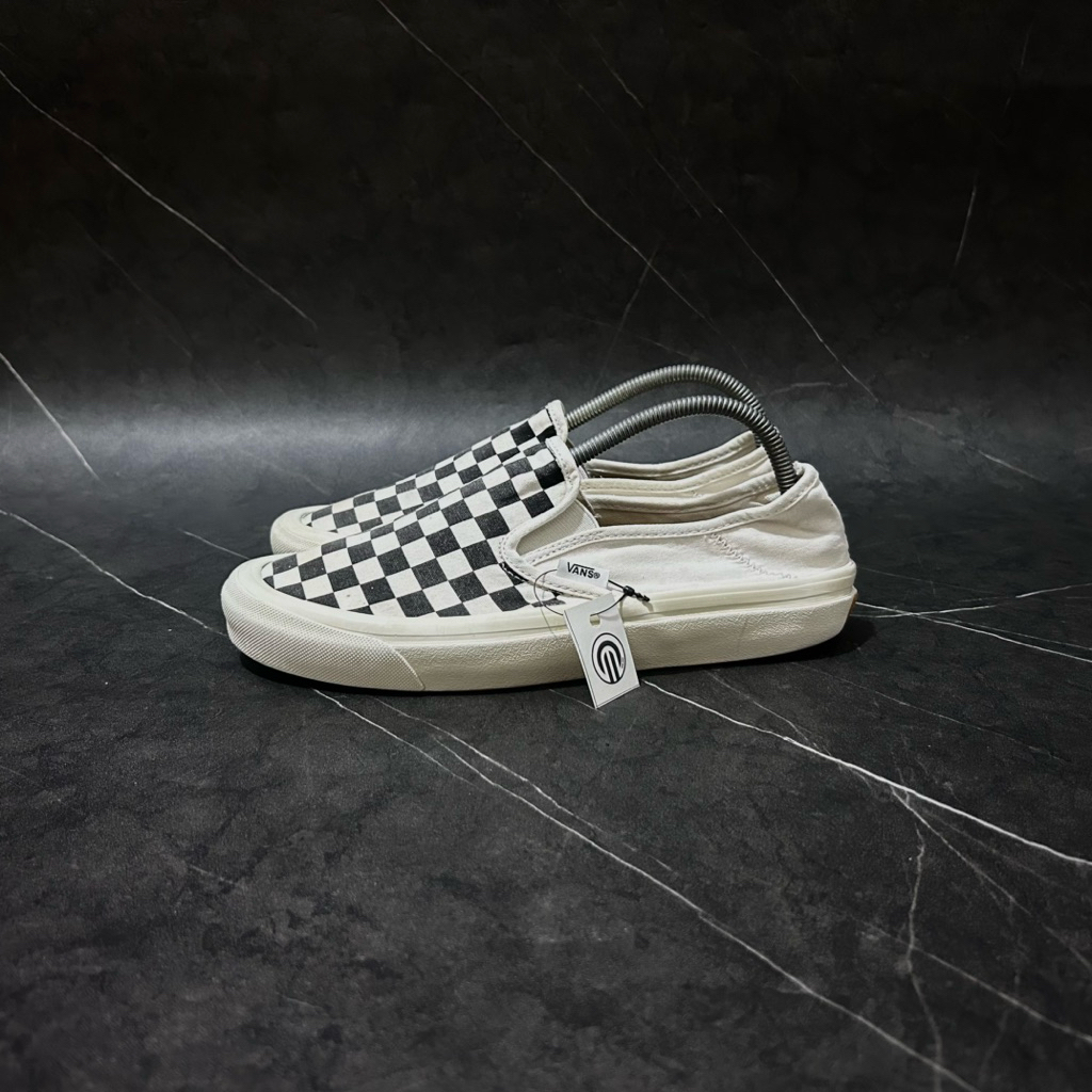 SEPATU PRIA SECOND Size 42 / 27 cm Vans ECO Theory Slip-On SF – A112