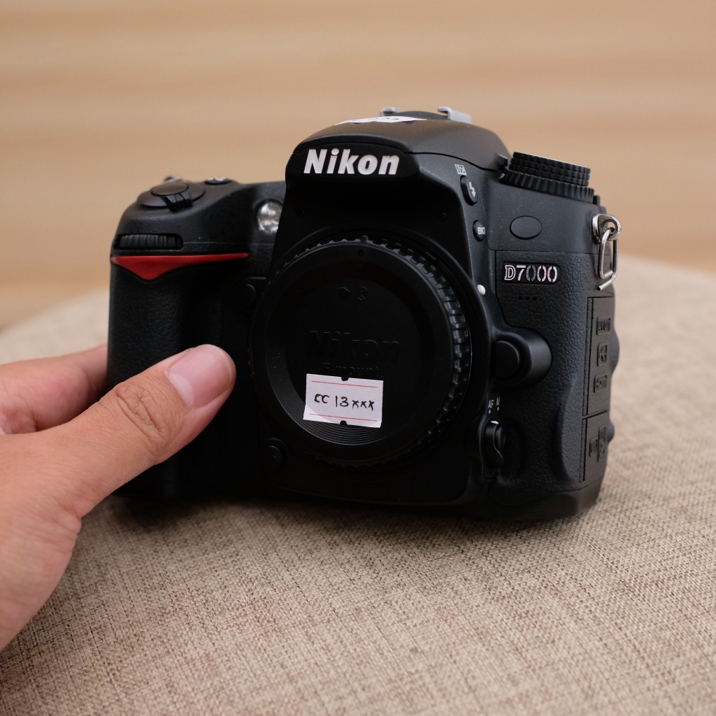 NIKON D7000 BODY ONLY LIKE NEW SEPERTI BARU GOOD CONDITION SC 13RB KAMERA DSLR