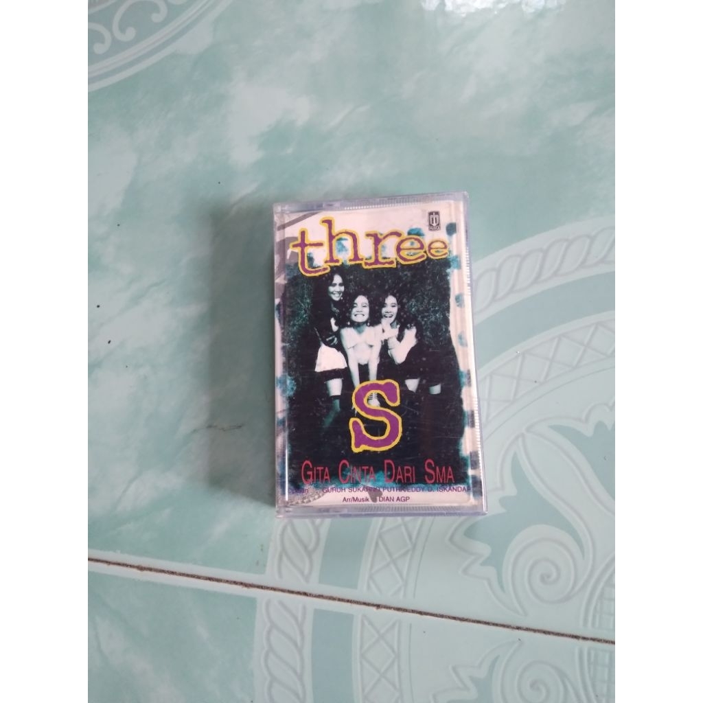 Kaset S three gita cinta dari sma