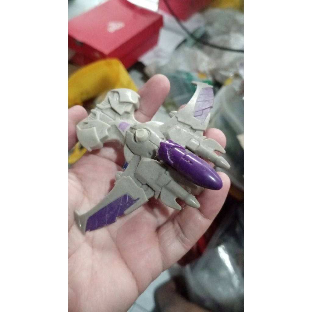 mainan pesawat transformers dari happy meal