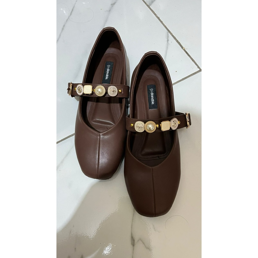 Preloved Nora Flatshoes by Dianable