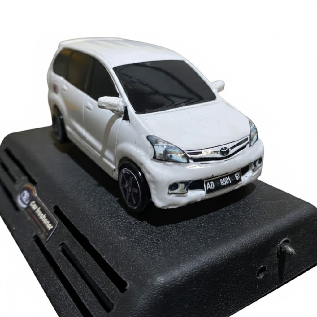 {Skala 1 : 45} Pajangan Interior Mobil Miniatur Avanza 2013 & Veloz